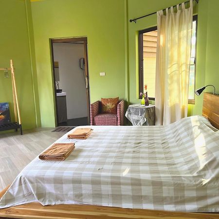 Navari Homestay Районг Экстерьер фото