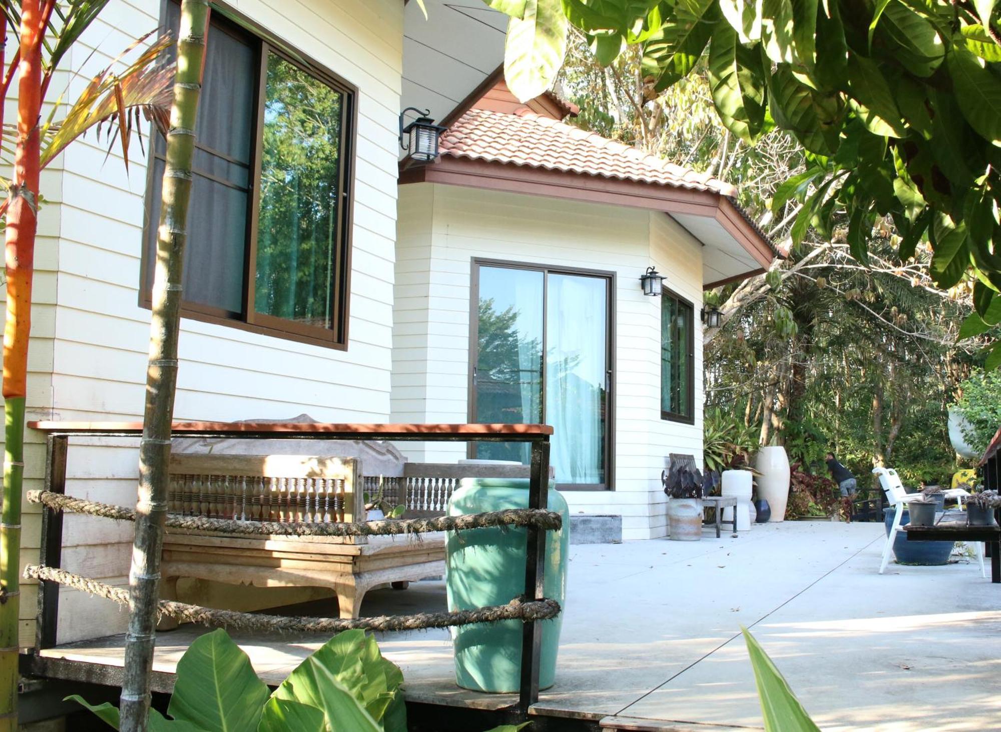 Navari Homestay Районг Экстерьер фото