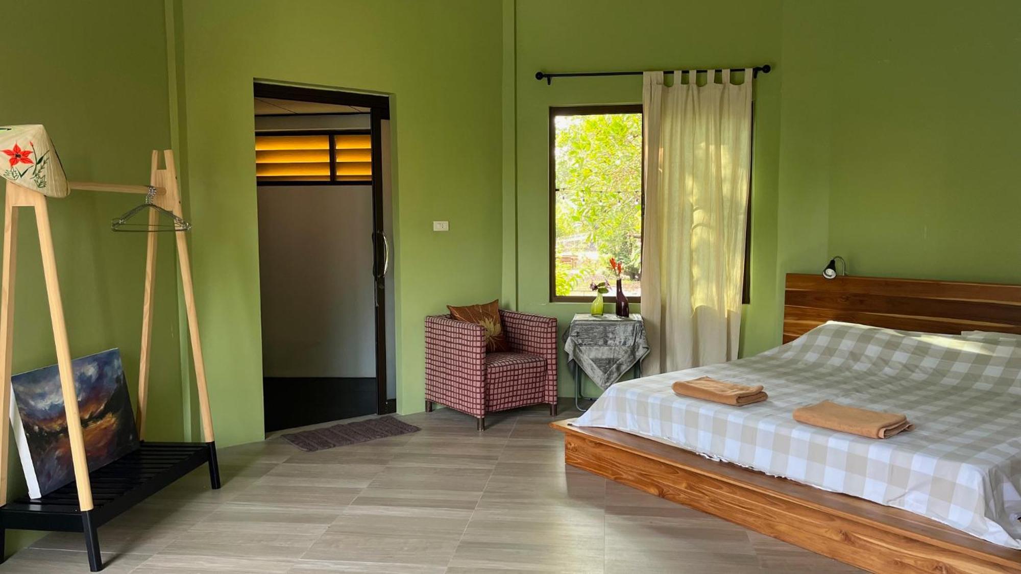 Navari Homestay Районг Экстерьер фото